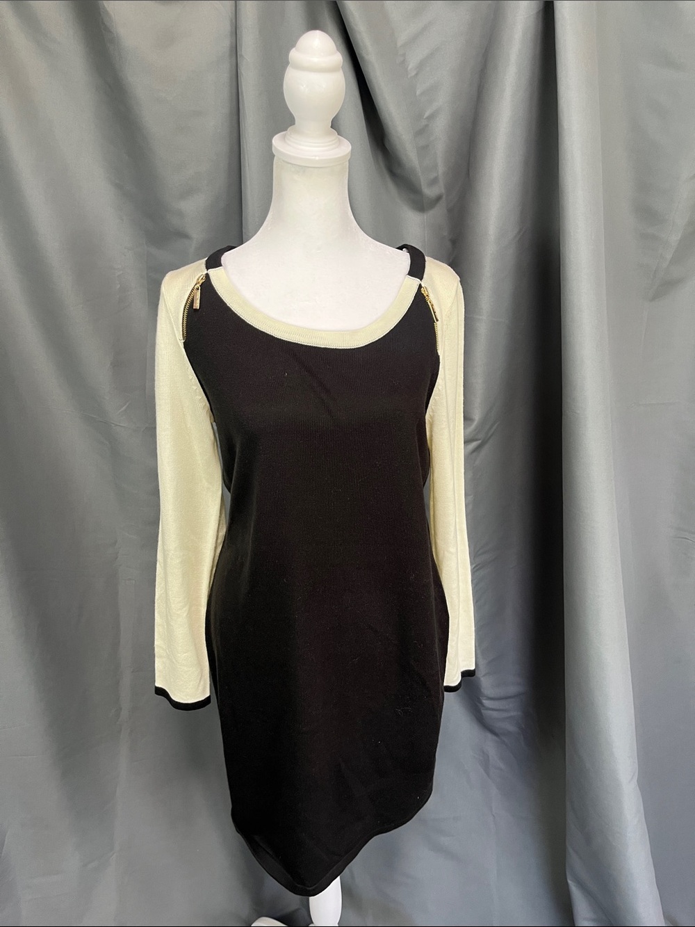 Ivanka Trump Black and Cream Contrast Long-Sleeve Sweater Tunic